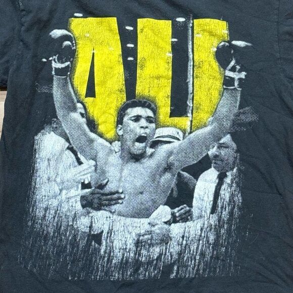 Muhammad Ali Black Graphic Tee Shirt Women’s Small - Picture 2 of 2